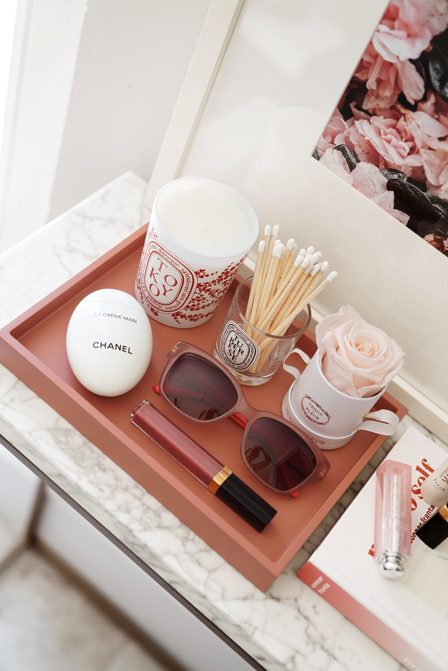 Plateau de couleur rose West Elm