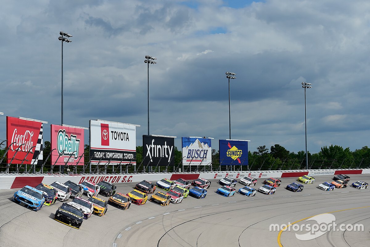 Alex Bowman, Hendrick Motorsports, Chevrolet Camaro, Kevin Harvick, Stewart-Haas Racing, Ford Mustang