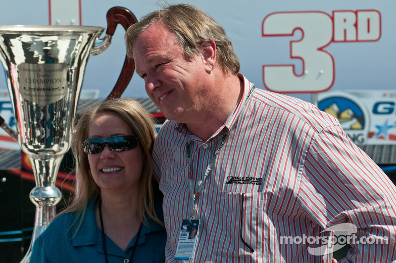 Dale Coyne et sa femme Gayle ont dû attendre un quart de siècle pour ce jour dans l'État de New York. 