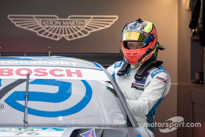 Jake Dennis, R-Motorsport