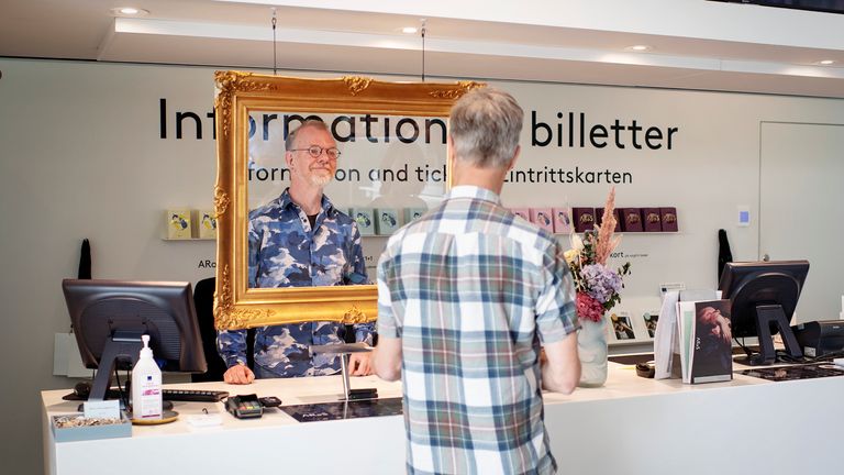 Après plus de deux mois de fermeture, le musée d'art ARoS Aarhus ouvre ses portes au public