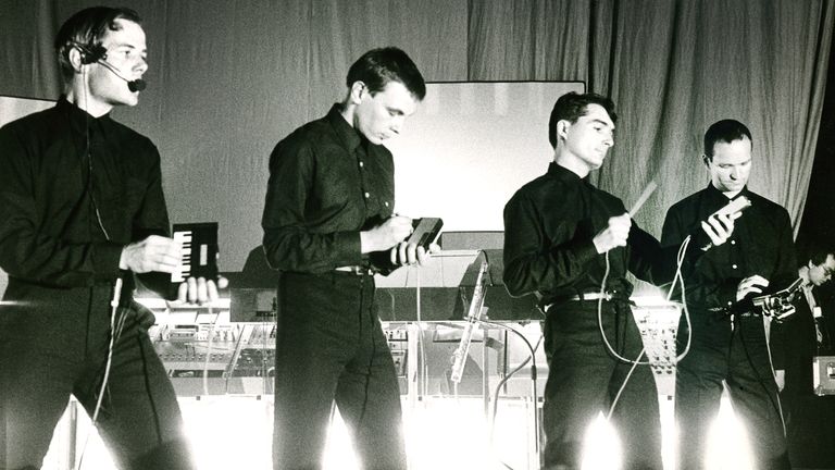 Ralf Hutter, Florian Schneider, Wolfgang Flur, Karl Bartos, Kraftwerk, Ancienne Belgique, Bruxelles, 07/06/1981. (Photo de Gie Knaeps / Getty Images)