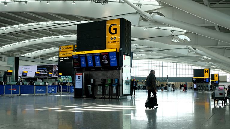 Heathrow présentera un système de reconnaissance faciale au terminal 2 pour surveiller les passagers & # 39; les températures 