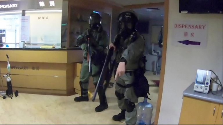 La police de Hong Kong expulse les manifestants