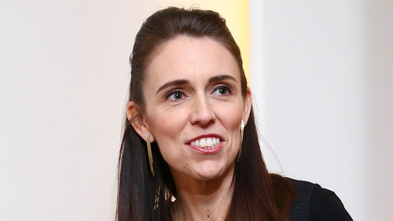 La Premier ministre néo-zélandaise Jacinda Ardern a été félicitée pour son style de leadership empathique 