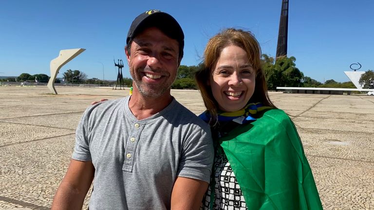 Rallye Pro-Bolsonaro aujourd'hui à Brasilia - Odair et Suzyanne