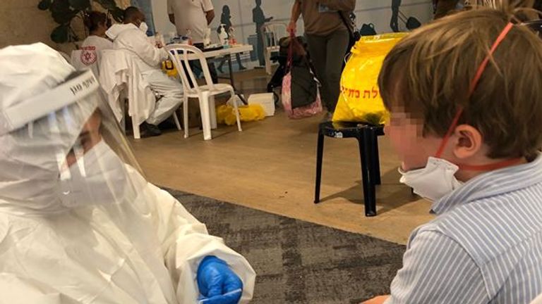 Le fils de six ans de Mark Stone est écouvillonné pour un coronavirus