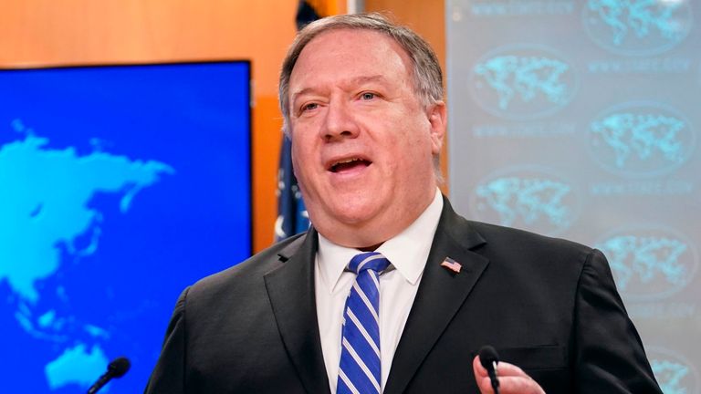 Le secrétaire d'État américain Mike Pompeo s'adresse aux journalistes lors d'une conférence de presse au département d'État