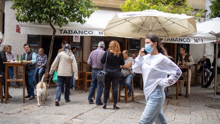 Les terrasses des bars ont rouvert en Espagne