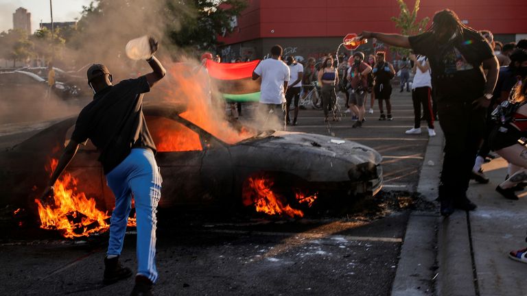 Les magasins cibles ont été pris pour cible lors des manifestations à Minneapolis