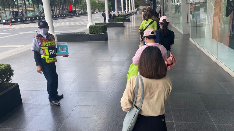 Avant l'épidémie, Central World accueillait plus de 100 000 visiteurs par jour