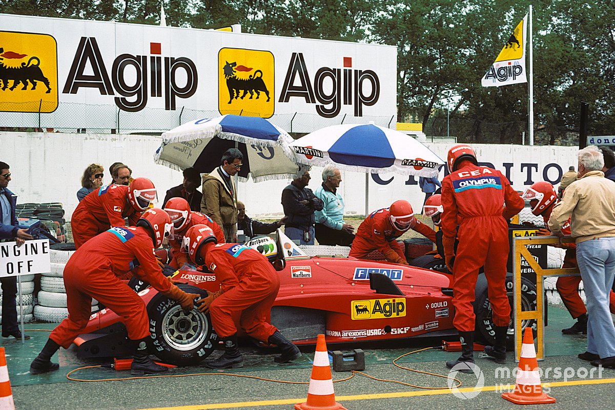 Stefan Johansson, Ferrari 156/85, aux vérifications techniques