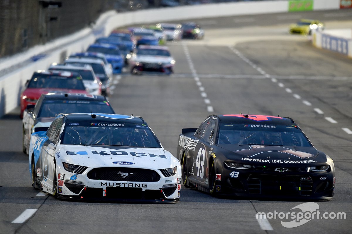 Darrell Wallace Jr., Richard Petty Motorsports, Chevrolet Camaro, Ryan Newman, Roush Fenway Racing Ford Roman