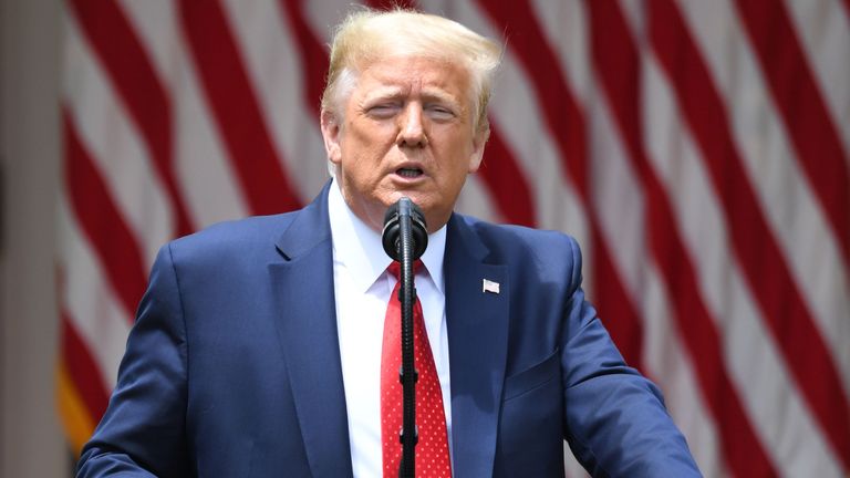 Le président américain Donald Trump prend la parole lors de l'événement où il signera un décret exécutif sur la réforme de la police, dans la roseraie de la Maison Blanche à Washington, DC, le 16 juin 2020. (Photo de SAUL LOEB / AFP) (Photo de SAUL LOEB / AFP via Getty Images)