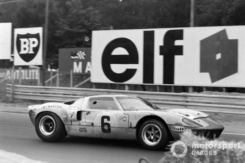 La Ford GT40 victorieuse de Jacky Ickx, Jackie Oliver, avait de nouvelles plaquettes de frein pour le relais final. Ils s'avéreraient cruciaux pour le succès.