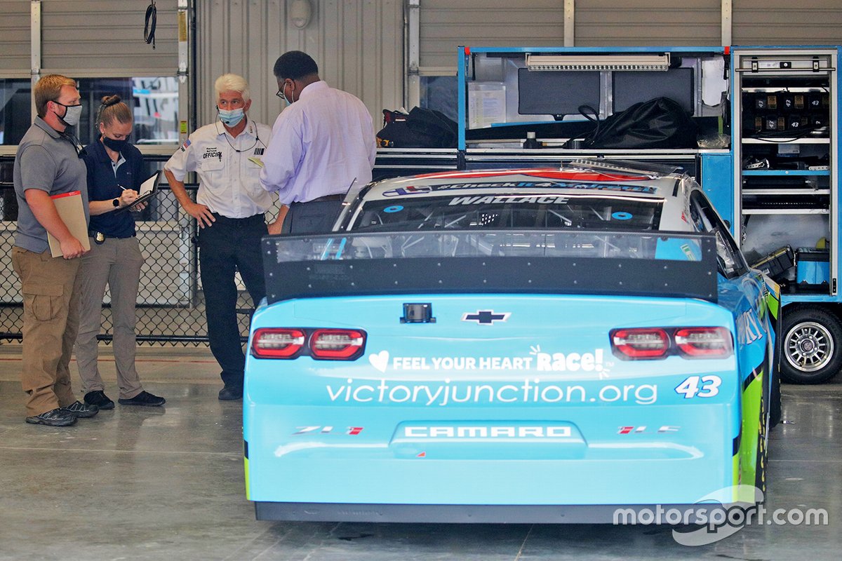 Enquête à Darrell Wallace Jr., garage à stands Richard Petty Motorsports