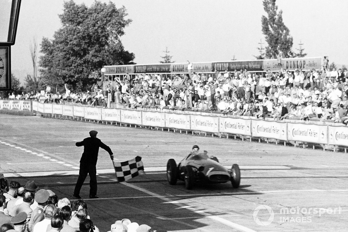 Juan Manuel Fangio, Maserati 250F prend le drapeau à damier