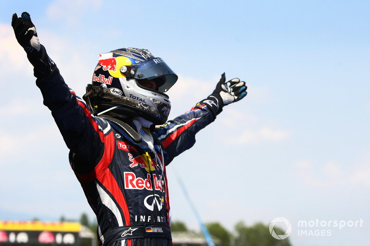 Vainqueur de la course Sebastian Vettel, Red Bull Racing