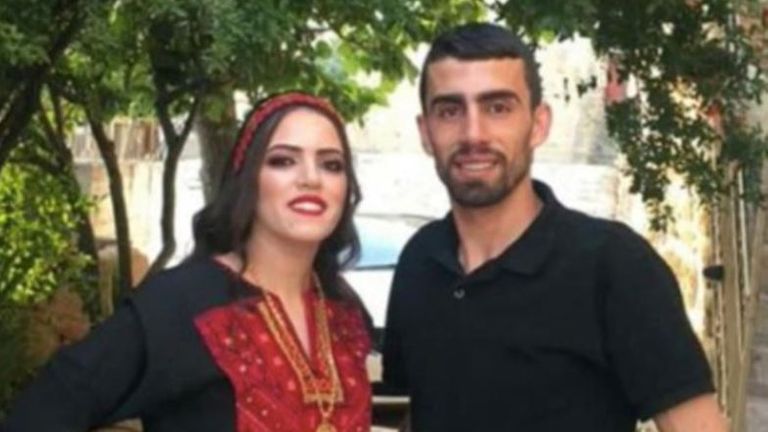 Ahmad Moustafa Erakat avec une de ses sœurs