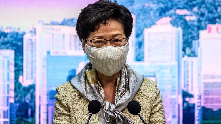 Le leader de Hong Kong, Carrie Lam, a refusé de commenter la nouvelle loi