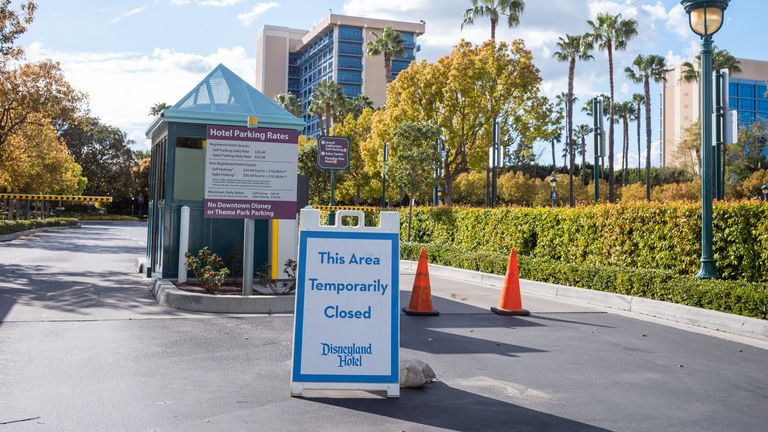 Disneyland en Californie reste fermé