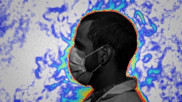Couvrir la bouche et le nez réduit de plus de 90% la distance parcourue vers l'avant par une respiration expirée, selon une étude