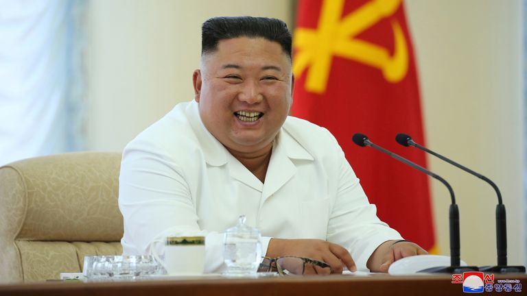 Le dirigeant nord-coréen Kim Jong Un participe à la 13e réunion du Bureau politique du 7e Comité central des travailleurs & # 39; Parti de Corée