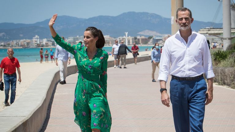 Le roi Felipe VI et la reine Letizia à Palma hier dans le cadre d'une tournée nationale après le verrouillage