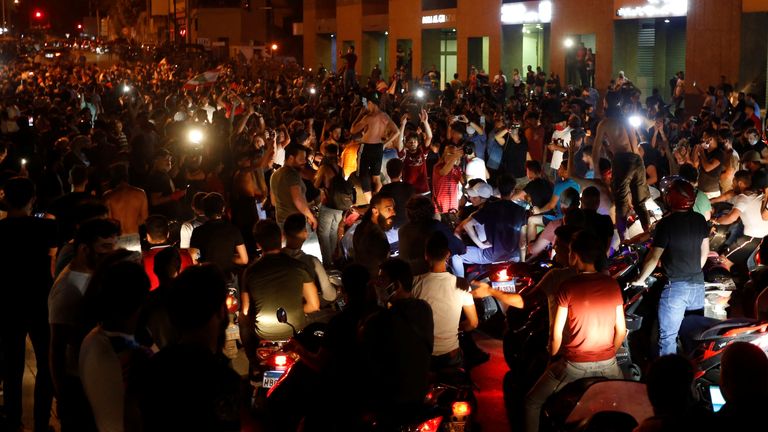 Des manifestants se sont rassemblés à Beyrouth lors des manifestations de jeudi