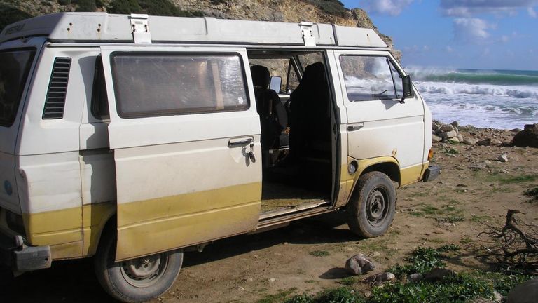 Un camping-car Volkswagen lié au suspect