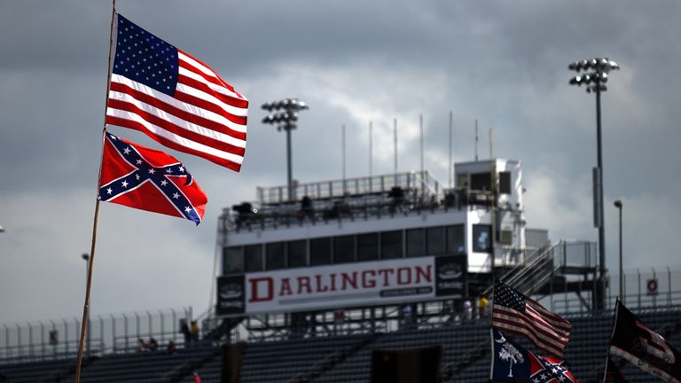lors de la NASCAR Sprint Cup Series Bojangles & # 39; Southern 500 à Darlington Raceway le 6 septembre 2015 à Darlington, Caroline du Sud.