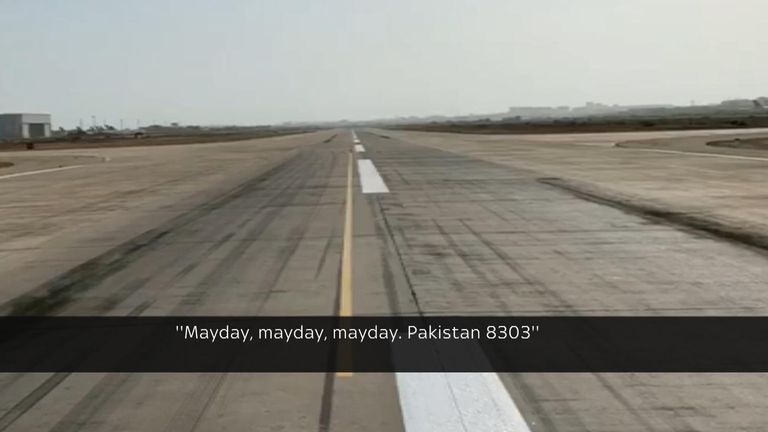Sky News a obtenu l'audio des derniers instants avant l'écrasement de l'avion et une vidéo montrant plusieurs traces de pneus sur la piste