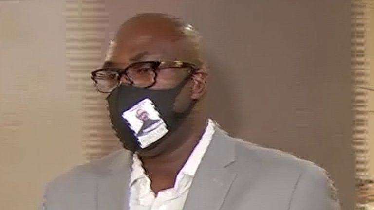 Le frère de George Floyd arrive au comité judiciaire de la Chambre à Capitol Hill