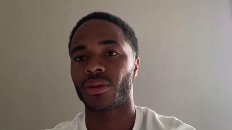 L'international de football anglais de Manchester City, Raheem Sterling, a soutenu les manifestations contre le racisme en Grande-Bretagne après la mort de l'homme noir non armé George Floyd en garde à vue à Minneapolis.