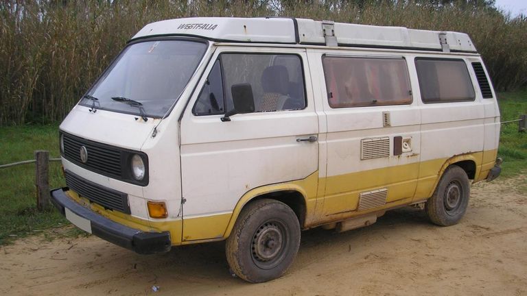 Le camping-car Volkswagen. Pic: rencontré la police