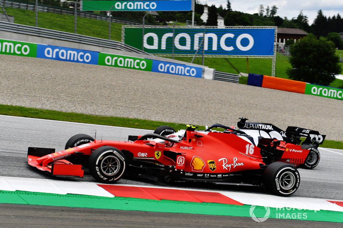 Charles Leclerc, Ferrari SF1000, dirige Daniil Kvyat, AlphaTauri AT01