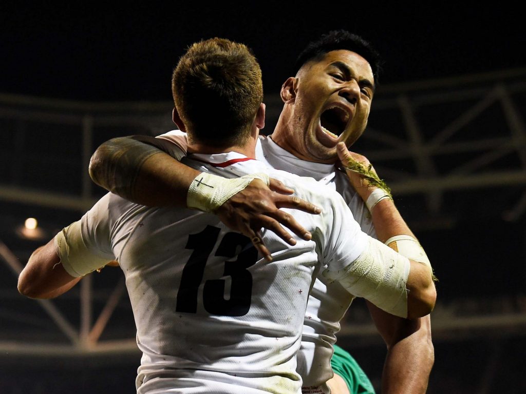 Manu Tuilagi maintient sa carrière en Angleterre après avoir rejoint Sale Sharks jusqu’à la fin de la saison prochaine