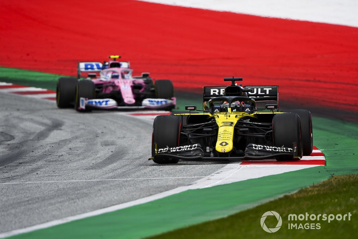 Daniel Ricciardo, Renault F1 Team RS20, mène Lance Stroll, Racing Point RP20
