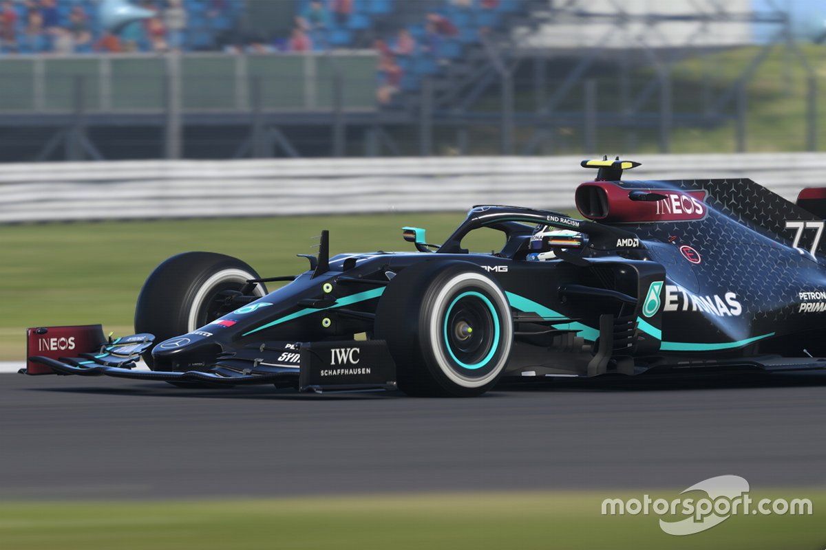 Voiture Mercedes F1 eSports en livrée noire