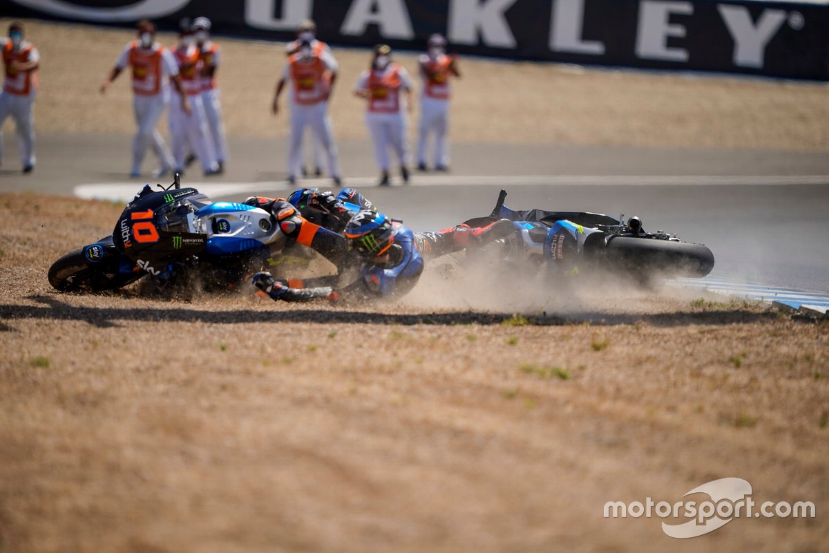 Luca Marini et son coéquipier Marco Bezzecchi, crash du Sky Racing Team VR46