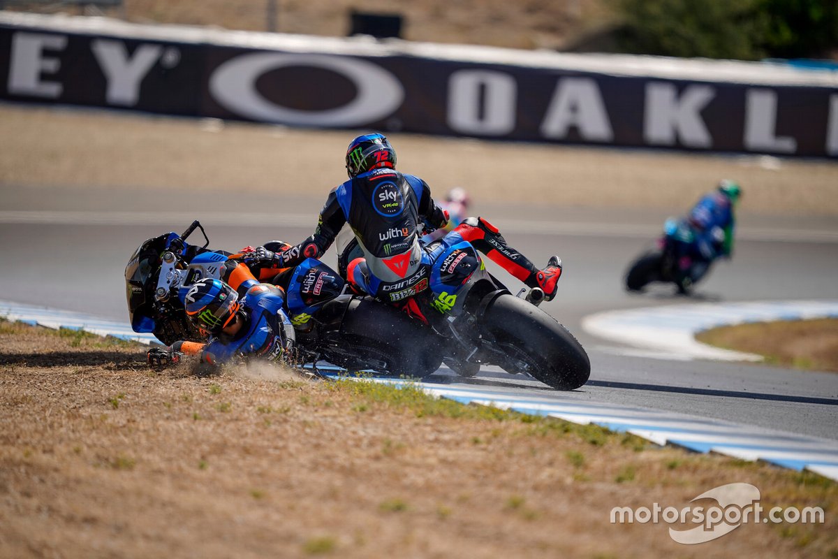 Luca Marini et son coéquipier Marco Bezzecchi, crash du Sky Racing Team VR46