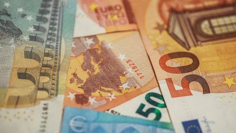 Billets en euros de l'Union européenne avec carte de l'Europe