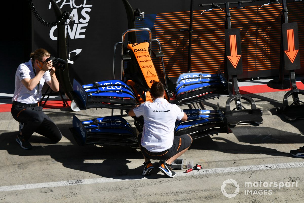 Ailes avant de McLaren MCL35 