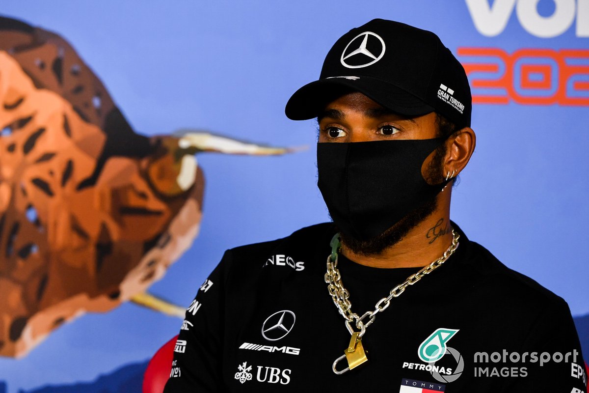Lewis Hamilton, Mercedes AMG F1 lors de la conférence de presse 