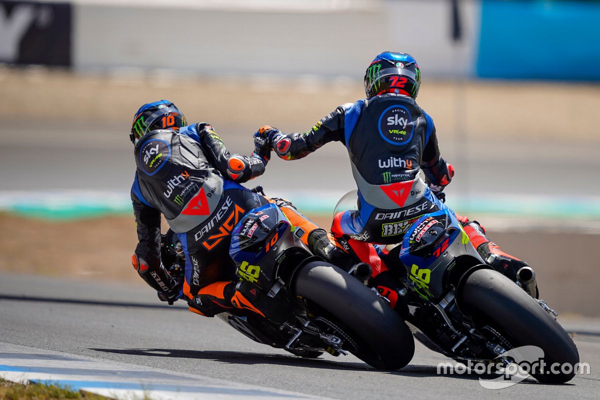 Luca Marini et son coéquipier Marco Bezzecchi, crash du Sky Racing Team VR46