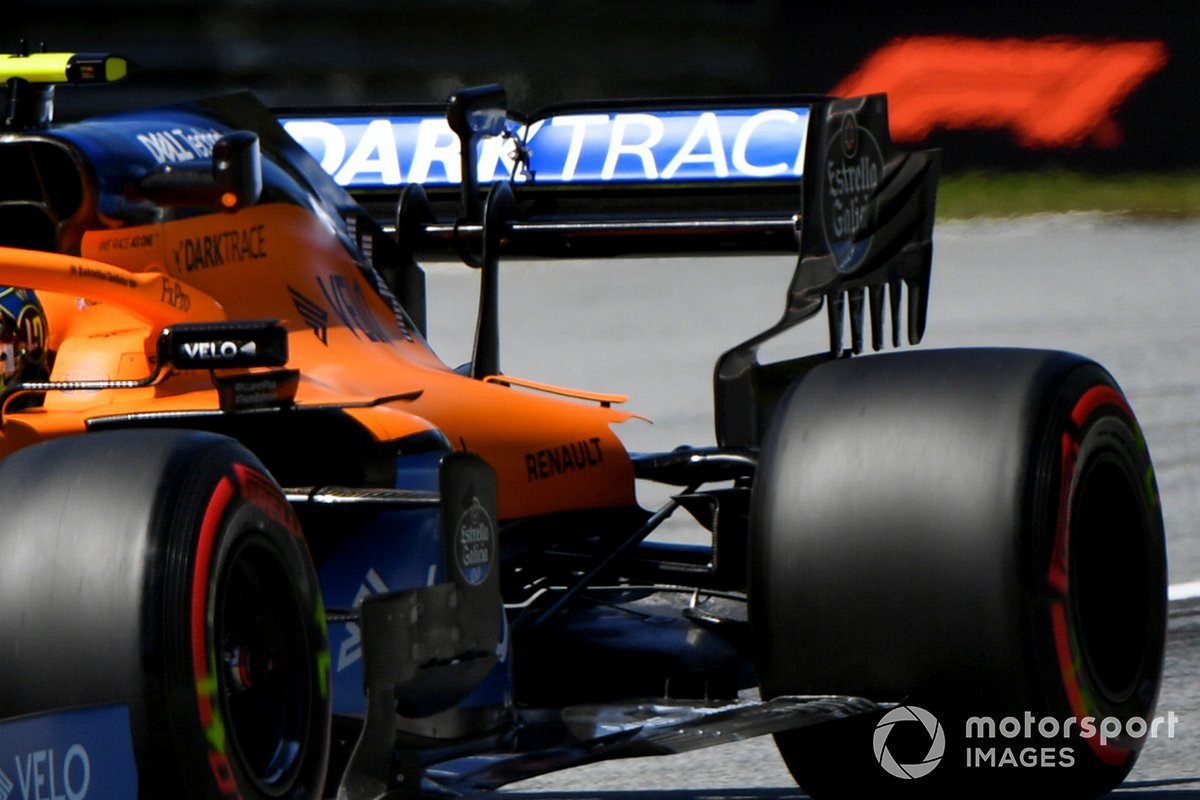 Détails du capot moteur McLaren MCL35 