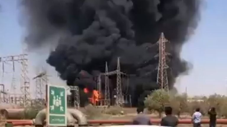 Ahvaz, Iran - Un incendie a détruit un transformateur de centrale électrique 