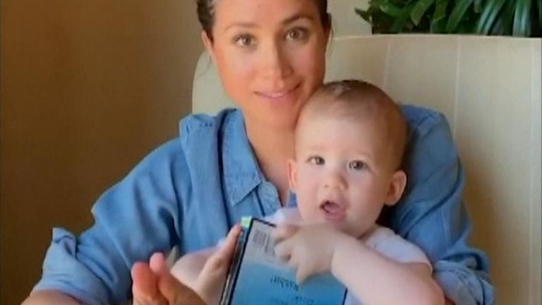 Le couple, maintenant basé en Californie, aide à collecter des fonds pour l'appel à but non lucratif du coronavirus Save The Children's.  Pic: Sauvez les enfants