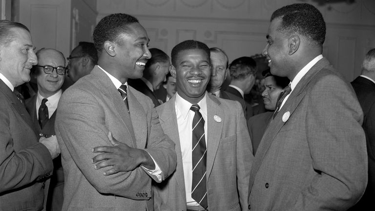 (LR) Frank Worrell, Everton Weekes et Clyde Walcott