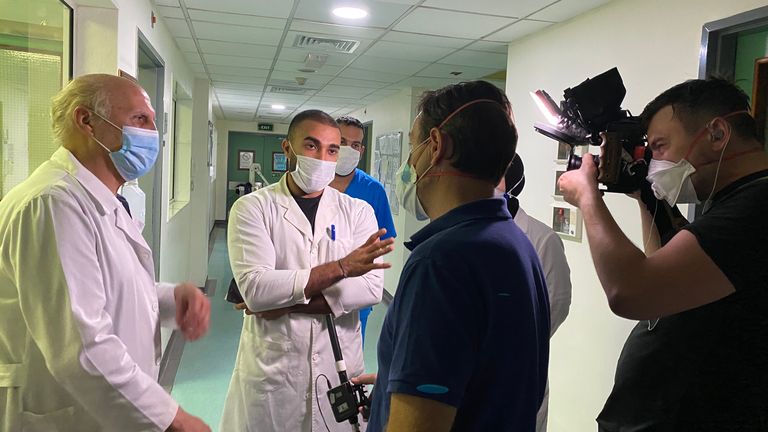 L'équipe de Sky News s'est vue offrir une visite de l'hôpital